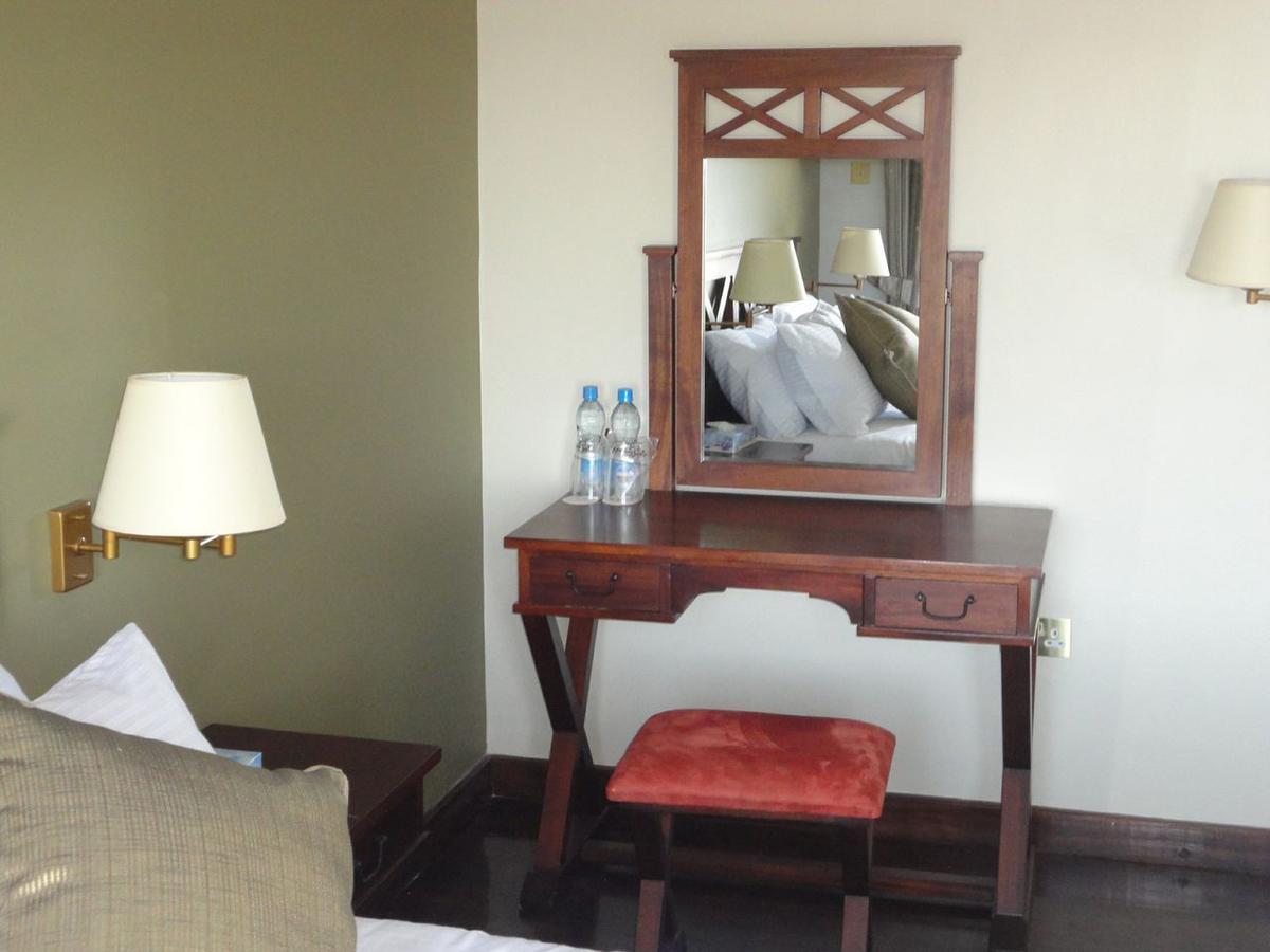 Treetops Mweiga Room photo